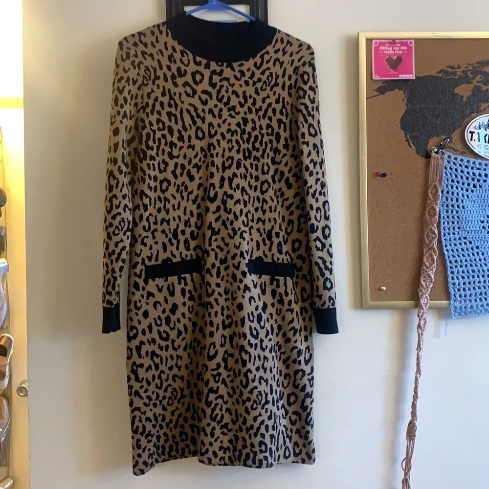 Mockneck sweater-dress in leopard